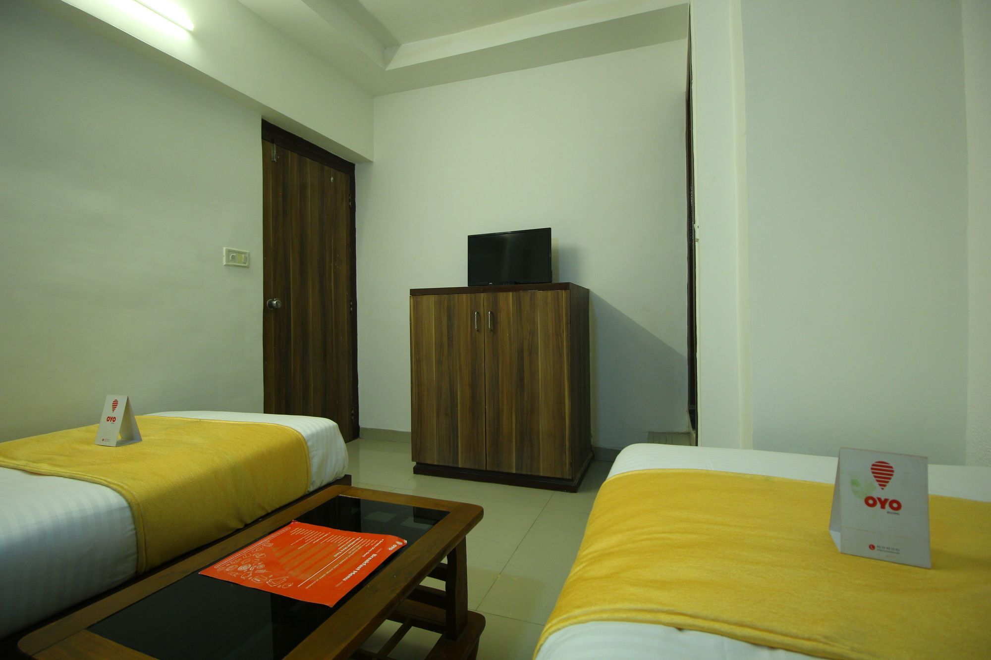 Oyo 8758 Hotel Swagatam Ahmedabad Exterior foto